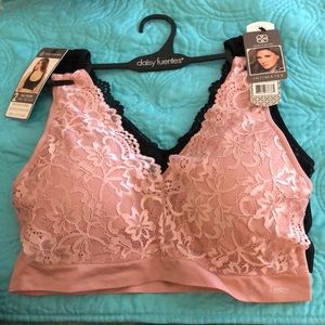 New without tags: Daisy Fuentes 2 Pk full figure wire free bras
